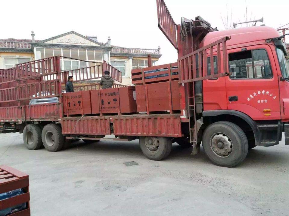 羅茨風機發(fā)貨現(xiàn)場