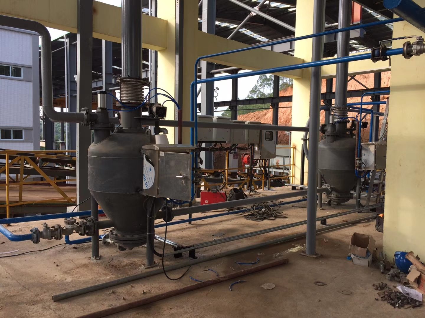 在氣力輸送過程中如何避免物料掛壁問題?